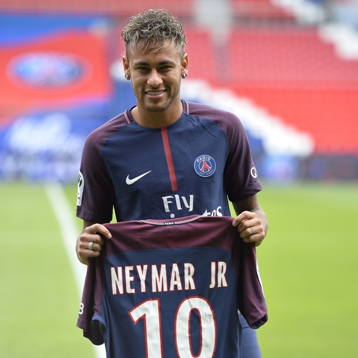 世界杯客户端升级说明-世界纪录！9年前内马尔2.22亿去巴黎，可惜效力6年无缘欧冠+金球